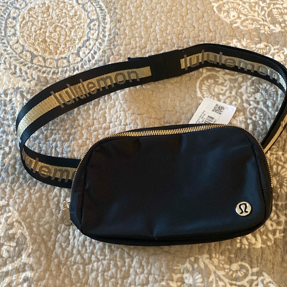 Lululemon belt bag